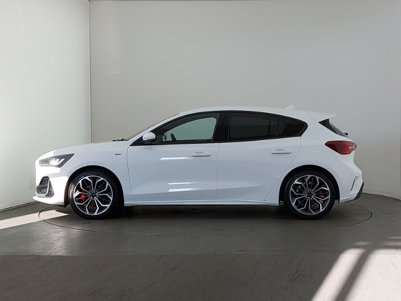 Ford Focus 1.0 Ecoboost Hybrid Mhev 155 St-line Vignale ST72NWM White #4