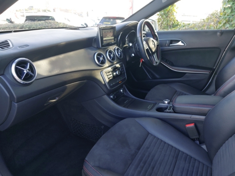 Mercedes-Benz GLA Class Gla 220 Cdi 4Matic Amg Line Premium Silver #5