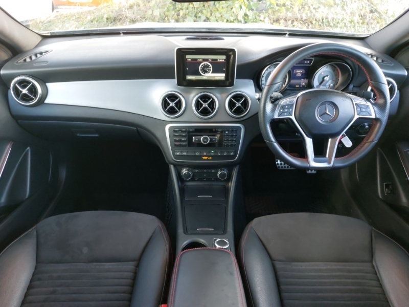 Mercedes-Benz GLA Class Gla 220 Cdi 4Matic Amg Line Premium Silver #3