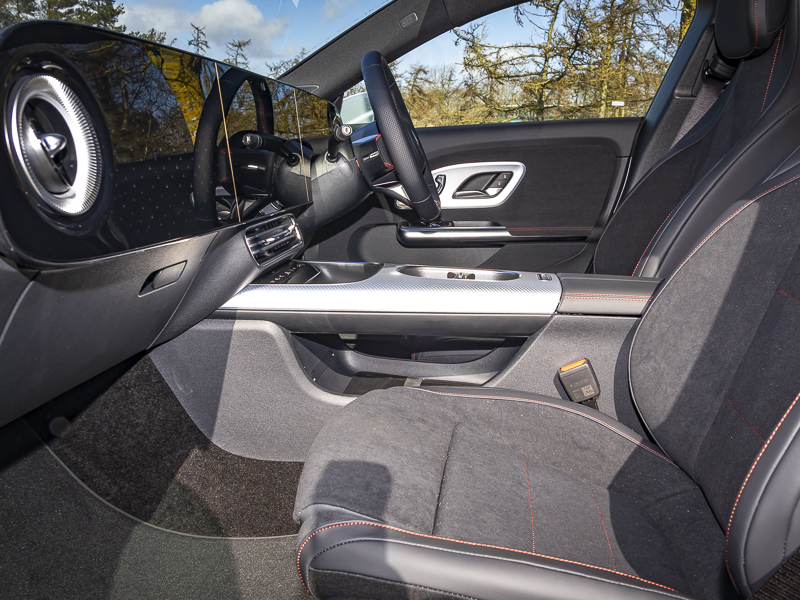 Mercedes-Benz CLA Class Cla 250 200Kw Eq Tech Amg Line Ed 85Kwh Blue #3
