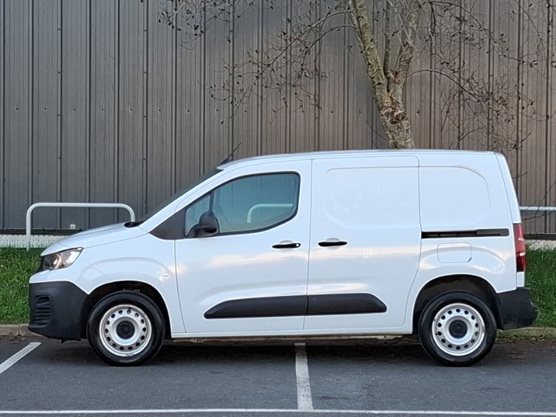 Peugeot Partner 1000 1.5 Bluehdi 100 Professional Premium Van YE23EFG White #4