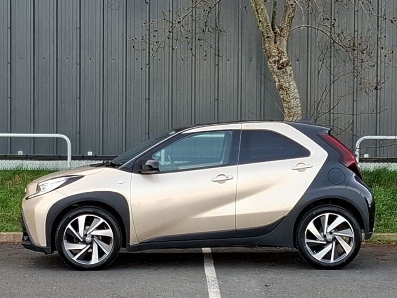 Toyota Aygo X 1.0 Vvt-i Exclusive GF22XJG Beige #4