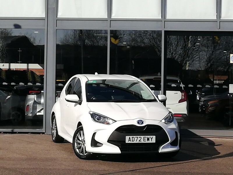 Toyota Yaris 1.5 Hybrid Icon Cvt White