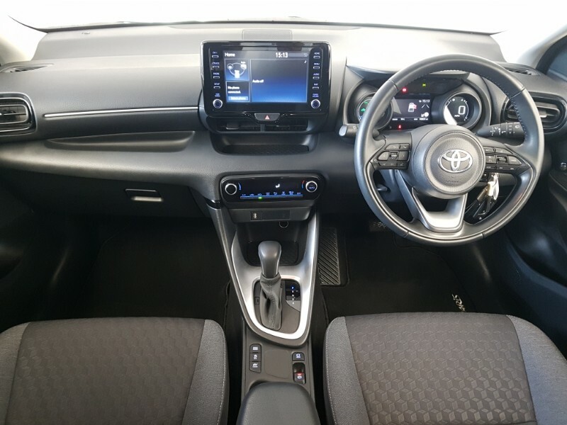 Toyota Yaris 1.5 Hybrid Design Cvt PE23APO Black #3