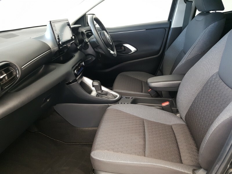 Toyota Yaris 1.5 Hybrid Design Cvt PE23APO Black #5