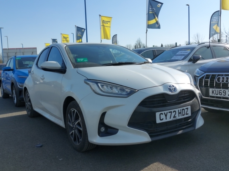 Toyota Yaris 1.5 Hybrid Design Cvt White