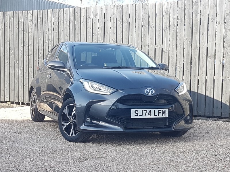 Toyota Yaris 1.5 Hybrid Design Cvt Grey