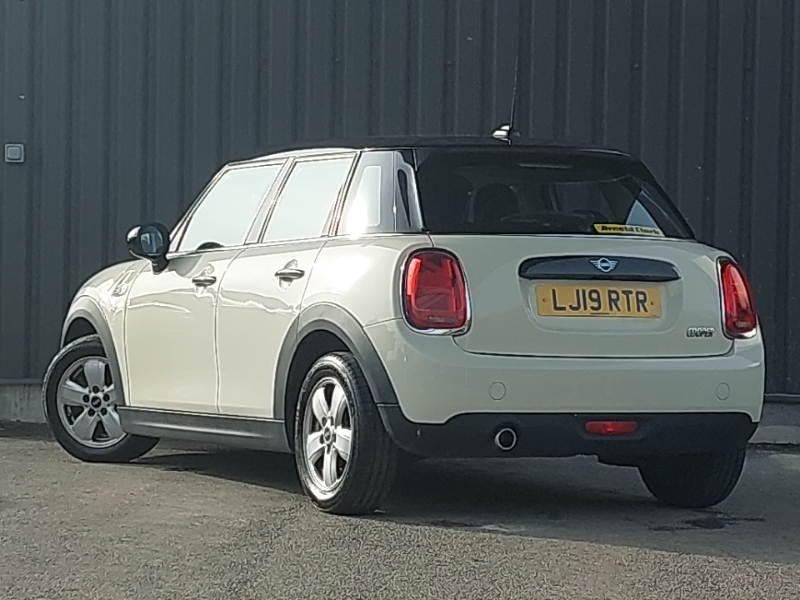 Mini Hatch 1.5 Cooper Classic II LJ19RTR White #2