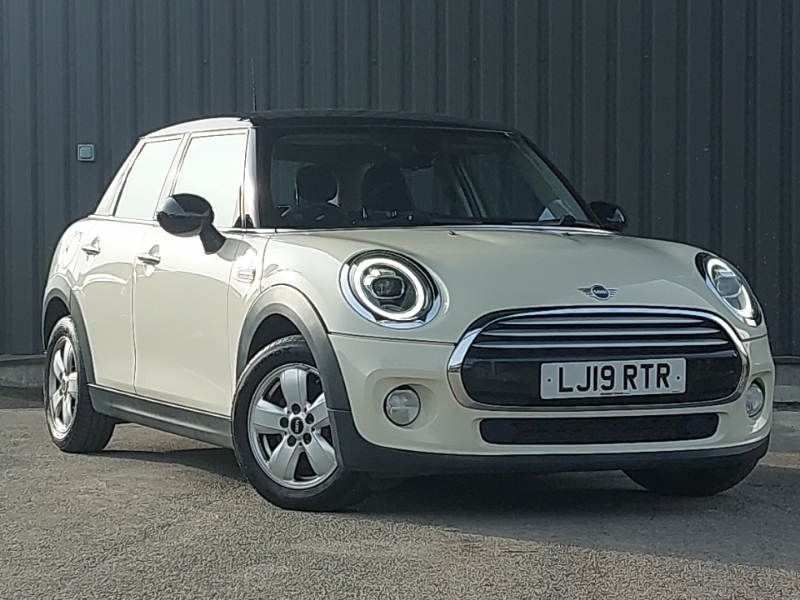 Mini Hatch 1.5 Cooper Classic II White