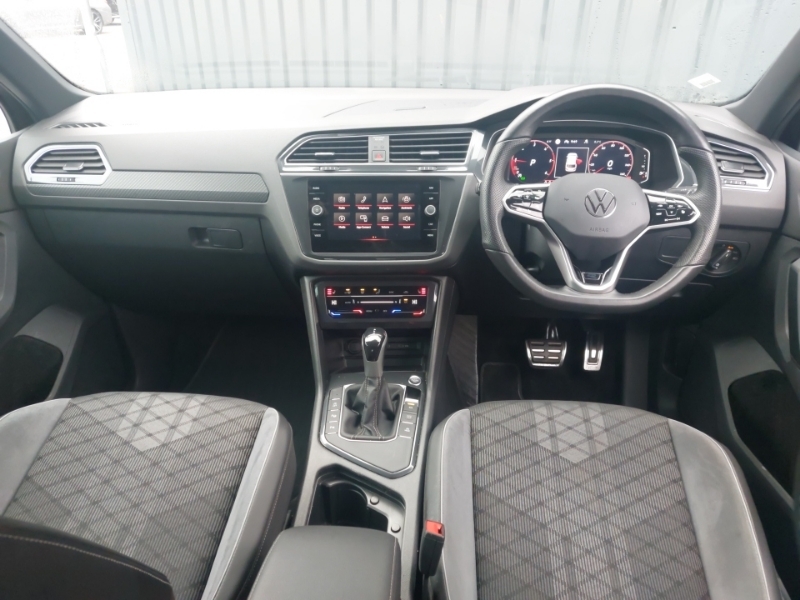 Volkswagen Tiguan 2.0 Tdi R-line Edition Dsg SH24TWL Black #3