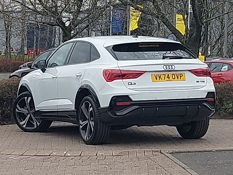 Audi Q3 35 Tfsi Black Edition S Tronic Tech Pack VK74OVP White #2