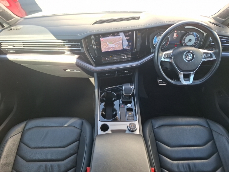 Volkswagen Touareg 3.0 V6 Tdi 4Motion R-line Tip White #3
