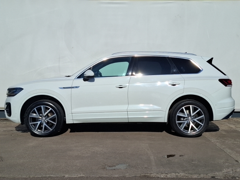 Volkswagen Touareg 3.0 V6 Tdi 4Motion R-line Tip White #4