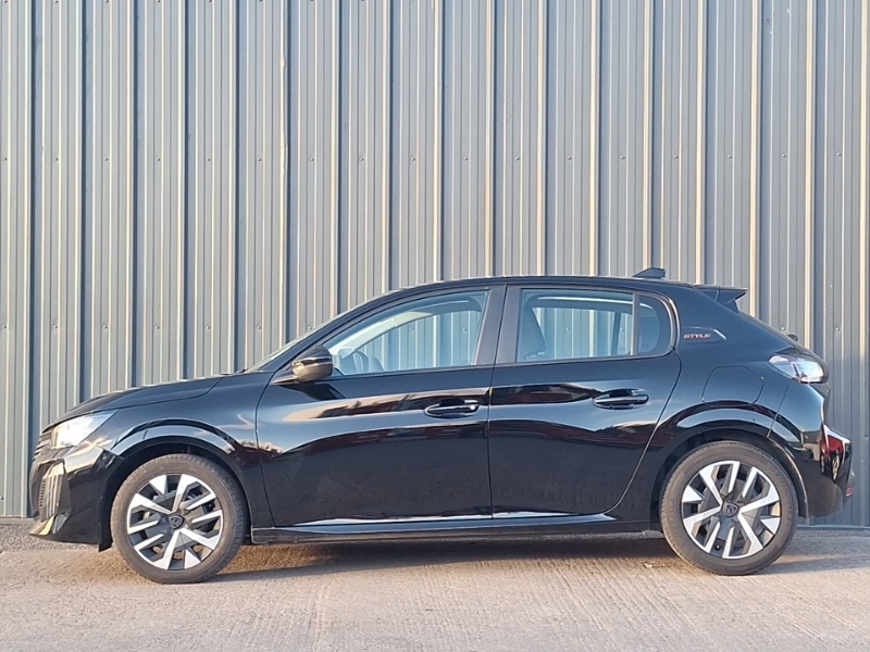 Peugeot 208 1.2 Puretech 100 Style SB25VSZ Black #4