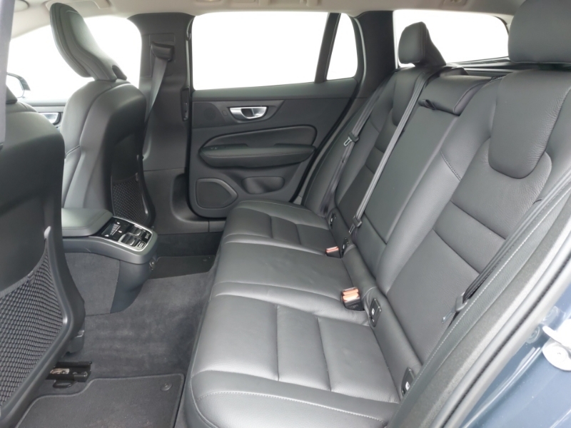 Volvo V60 2.0 B4p Ultra Dark SL25CMF Blue #6