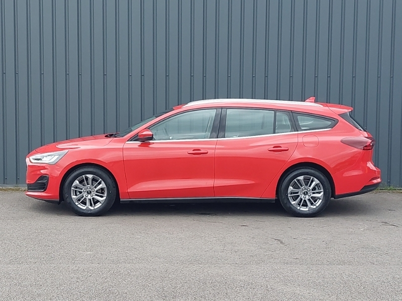 Ford Focus 1.0 Ecoboost Hybrid Mhev 155 Titanium Red #4