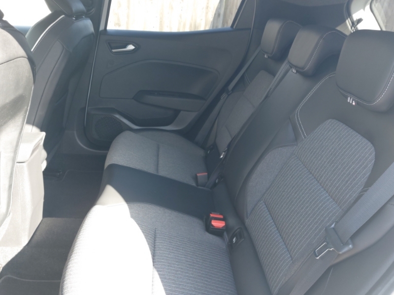 Renault Clio 1.0 Tce 90 Techno MJ72KNH White #6