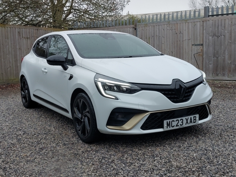Renault Clio 1.6 E-tech Full Hybrid 145 Engineered White
