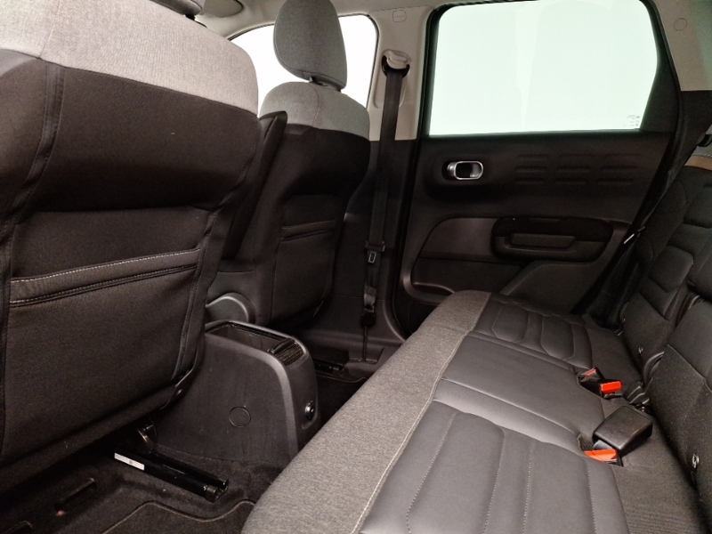 Citroen C3 Aircross 1.2 Puretech 130 Max Eat6 PY73JYZ Red #6