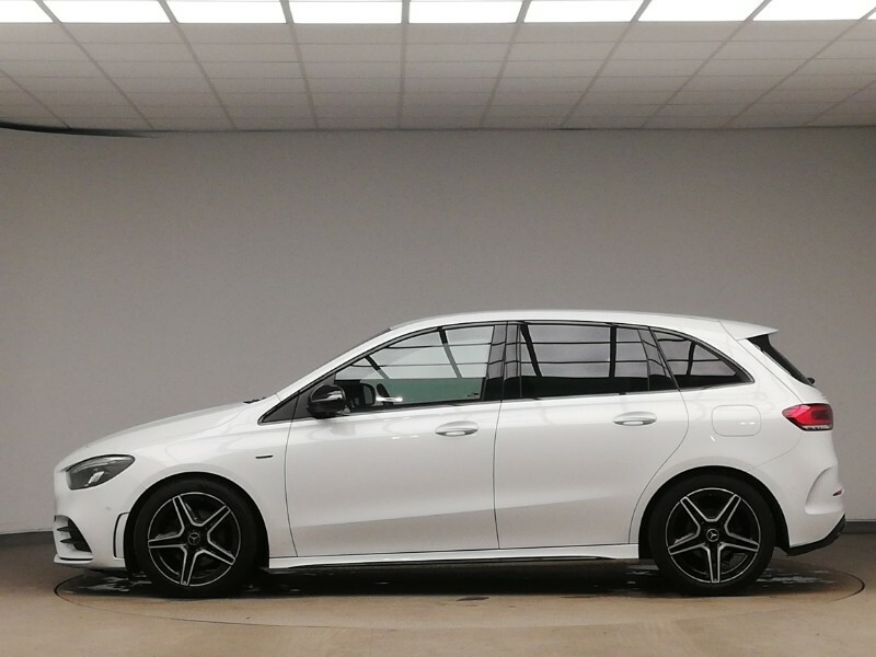 Mercedes-Benz B Class B180 Amg Line Executive Edition YN22JHY White #4