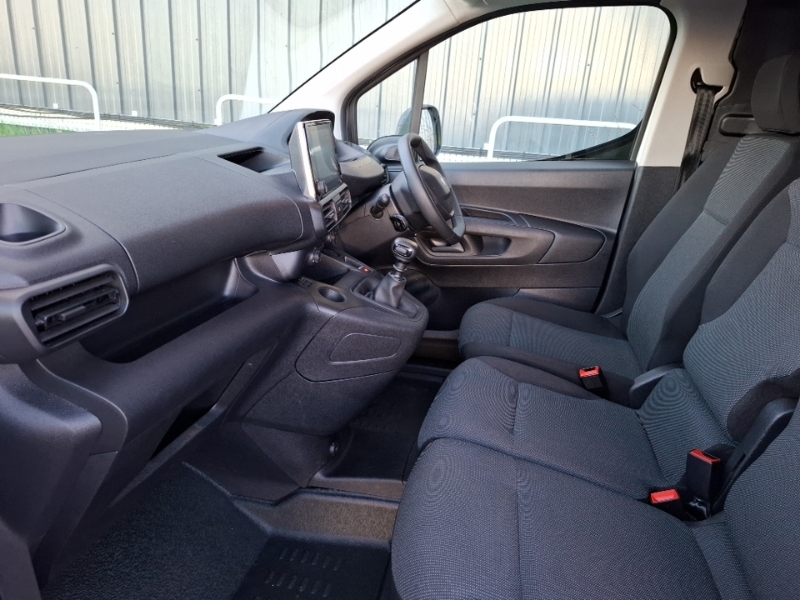 Peugeot Partner 1000 1.5 Bluehdi 100 Professional Premium Van YP23XGT White #5