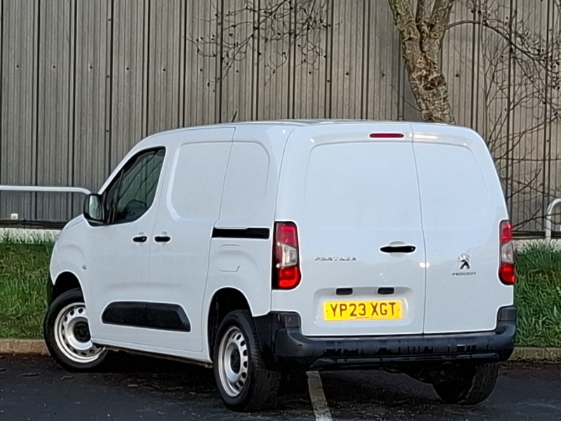 Peugeot Partner 1000 1.5 Bluehdi 100 Professional Premium Van YP23XGT White #2