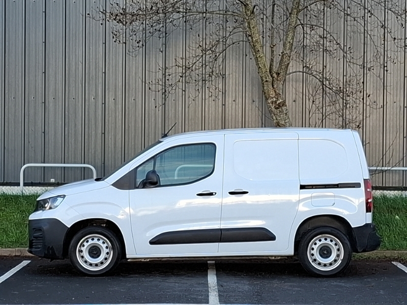 Peugeot Partner 1000 1.5 Bluehdi 100 Professional Premium Van YP23XGT White #4