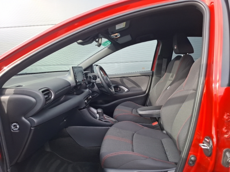 Toyota Yaris 1.5 Hybrid Gr Sport Cvt NX73XNO Red #5