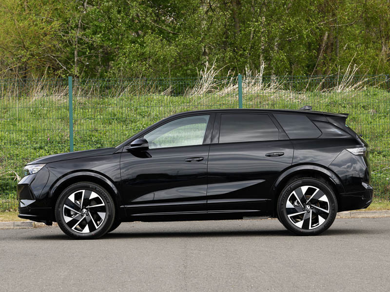 Vauxhall Grandland 1.2 Hybrid 145 Gs E-dct6 SA26TNV Black #4