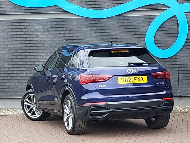 Audi Q3 35 Tfsi Black Edition SD21FNX Blue #2