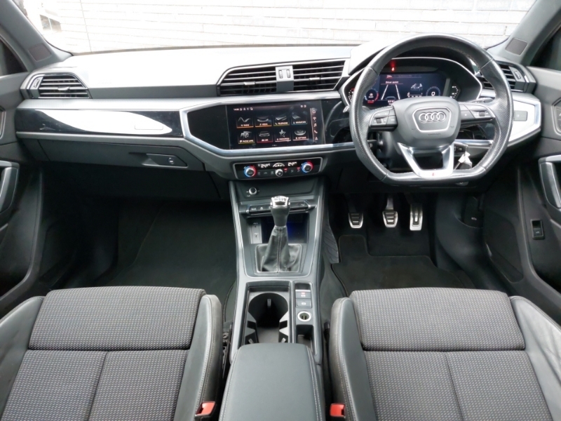 Audi Q3 35 Tfsi Black Edition SD21FNX Blue #3