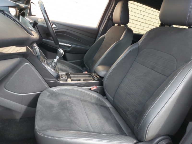 Ford Kuga 2.0 Tdci 180 St-line EO67UXX Black #5