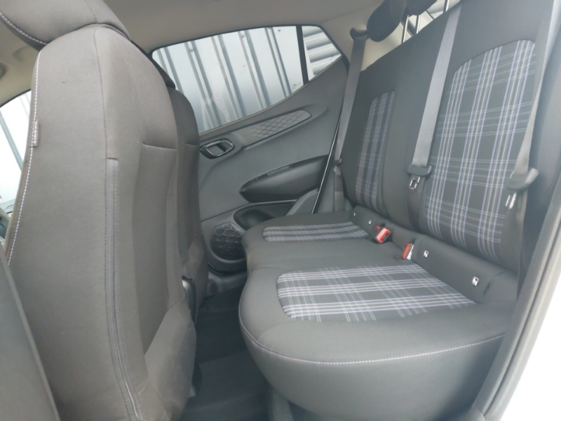 Hyundai I10 1.2 79 Premium Nav WD75BVU White #6