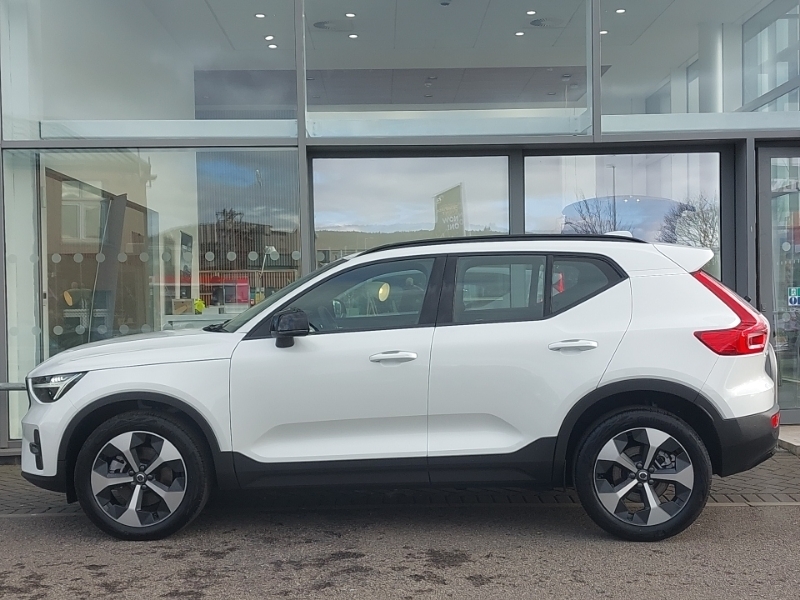 Volvo XC40 2.0 B4p Plus Dark SL75RYA White #4