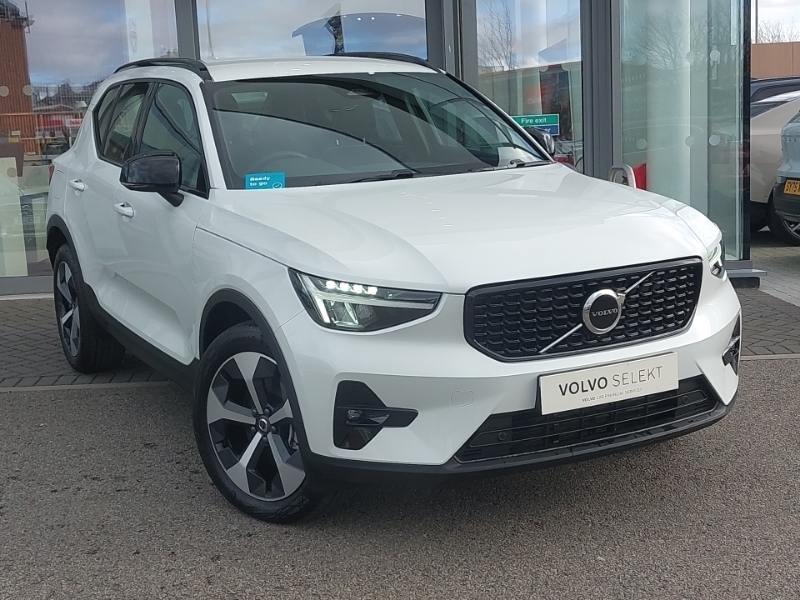 Volvo XC40 2.0 B4p Plus Dark White