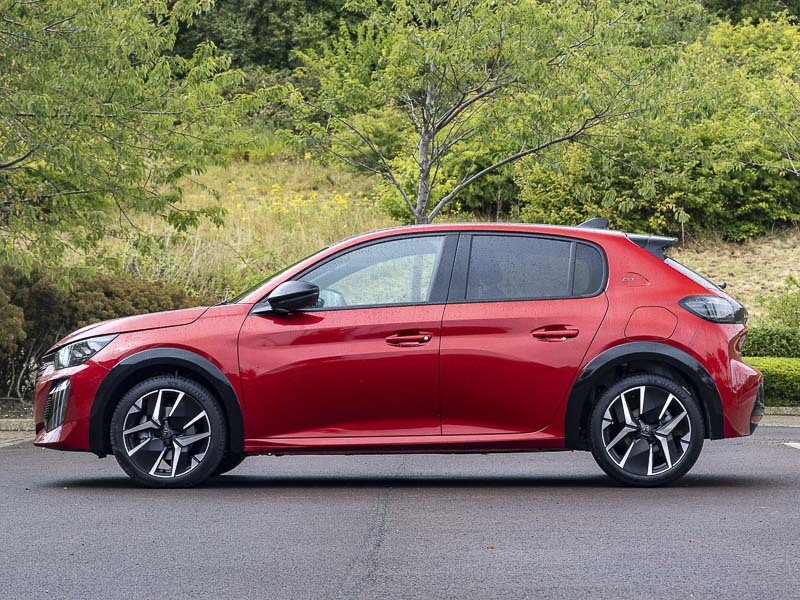 Peugeot 208 1.2 Hybrid 110 Gt E-dsc6 SC75YUN Red #4