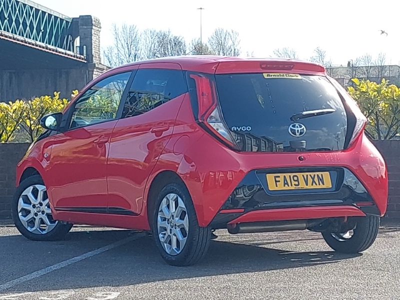 Toyota Aygo 1.0 Vvt-i X-trend FA19VXN Red #2