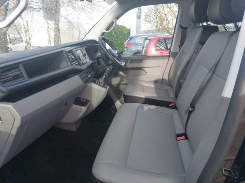 Volkswagen Transporter Shuttle 2.0 Tdi 150Ps Se Minibus SM24YAW Black #5