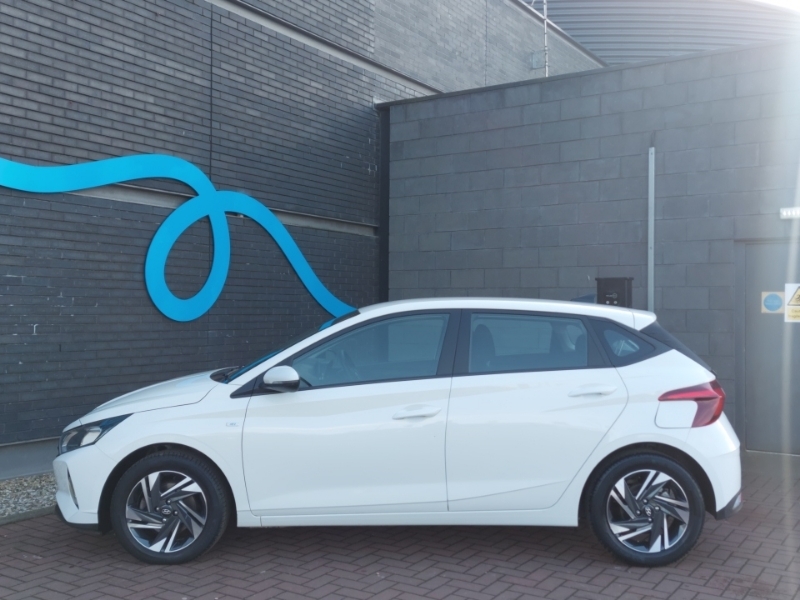 Hyundai I20 1.0T Gdi 48V Mhd Se Connect White #4