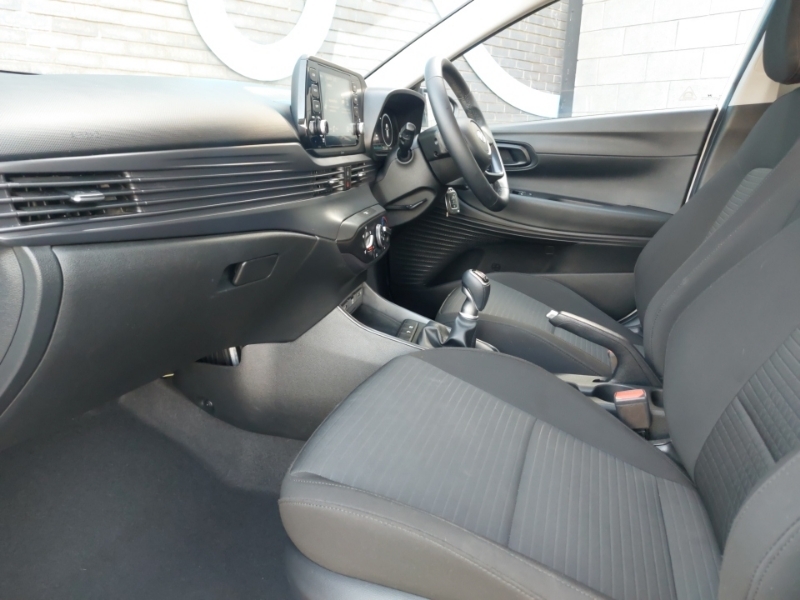 Hyundai I20 1.0T Gdi 48V Mhd Se Connect White #5