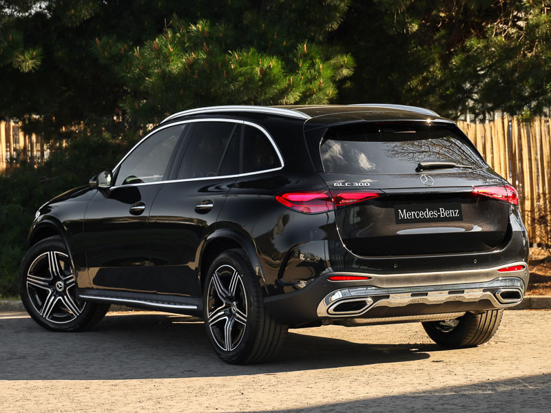 Mercedes-Benz GLC Class Glc 300 4Matic Amg Line Prem Pan 9G-tronic Black #2