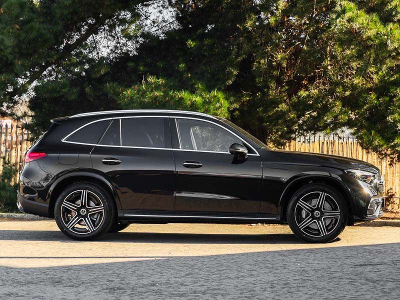 Mercedes-Benz GLC Class Glc 300 4Matic Amg Line Prem Pan 9G-tronic Black #4