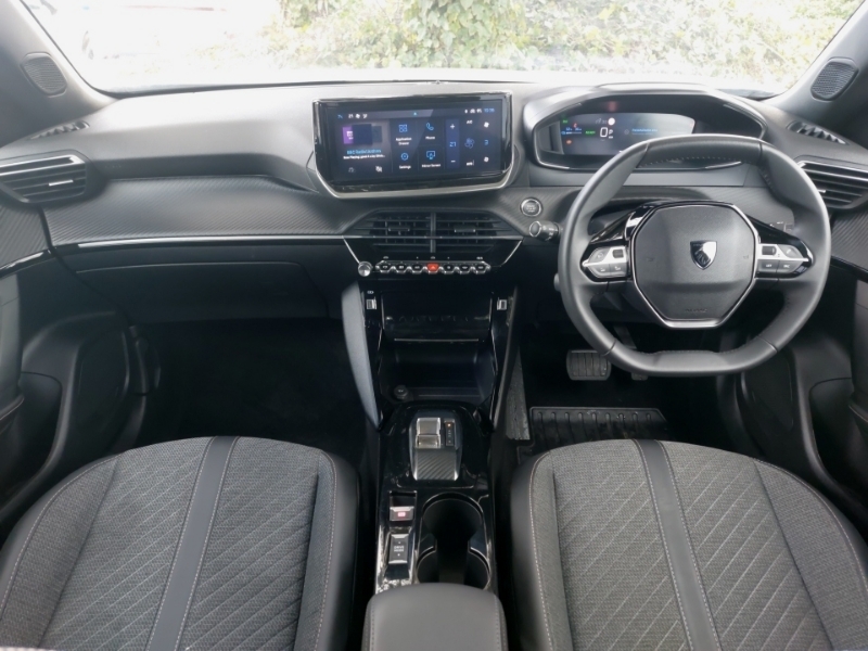 Peugeot e-2008 100Kw Allure 50Kwh White #3