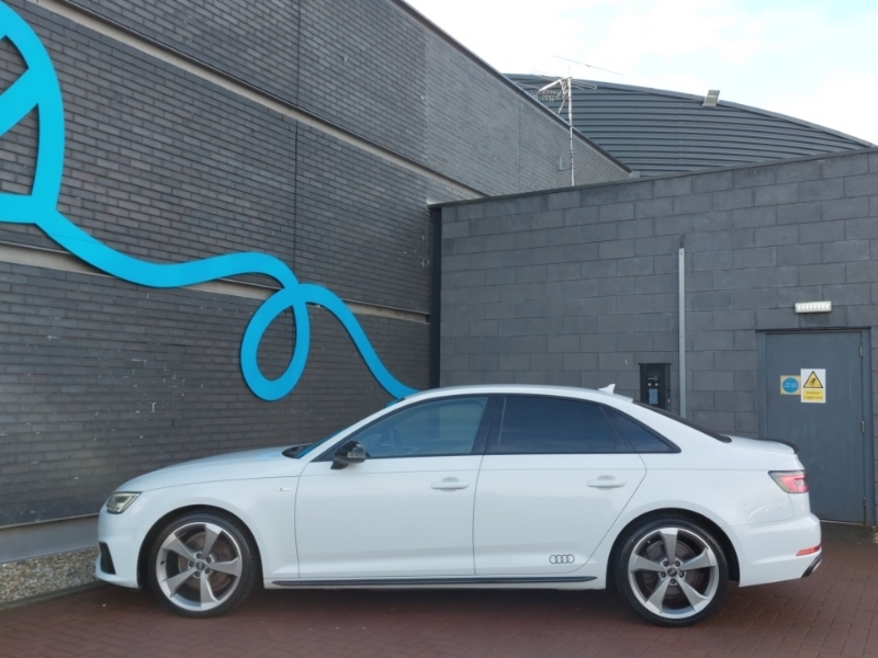 Audi A4 35 Tfsi Black Edition White #4