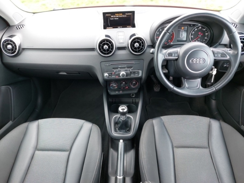 Audi A1 1.0 Tfsi Sport EF65RKA Red #3