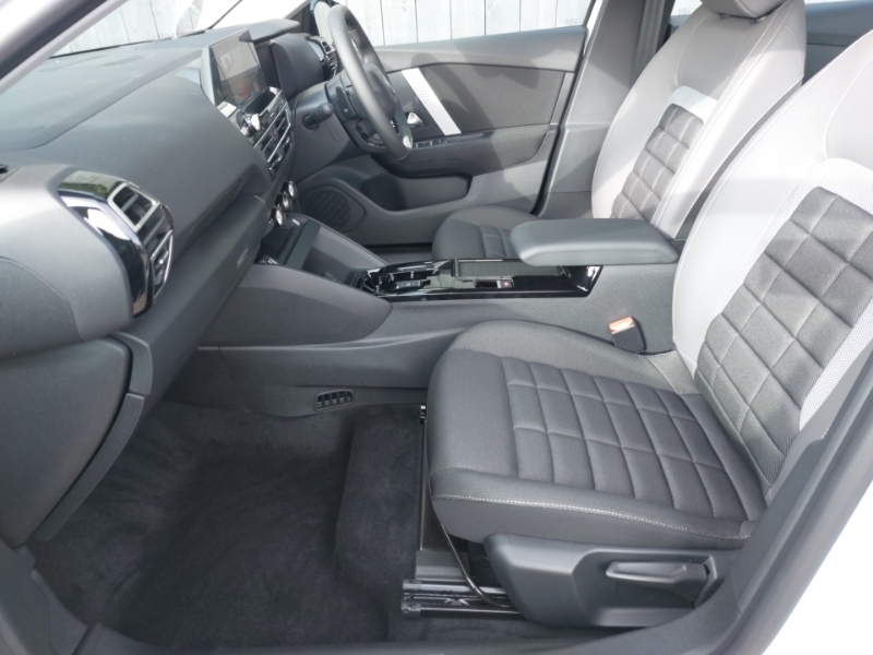 Citroen C4 1.2 Hybrid 136 Plus E-dcs6 White #5