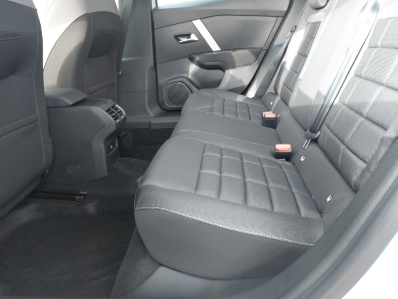 Citroen C4 1.2 Hybrid 136 Plus E-dcs6 White #6