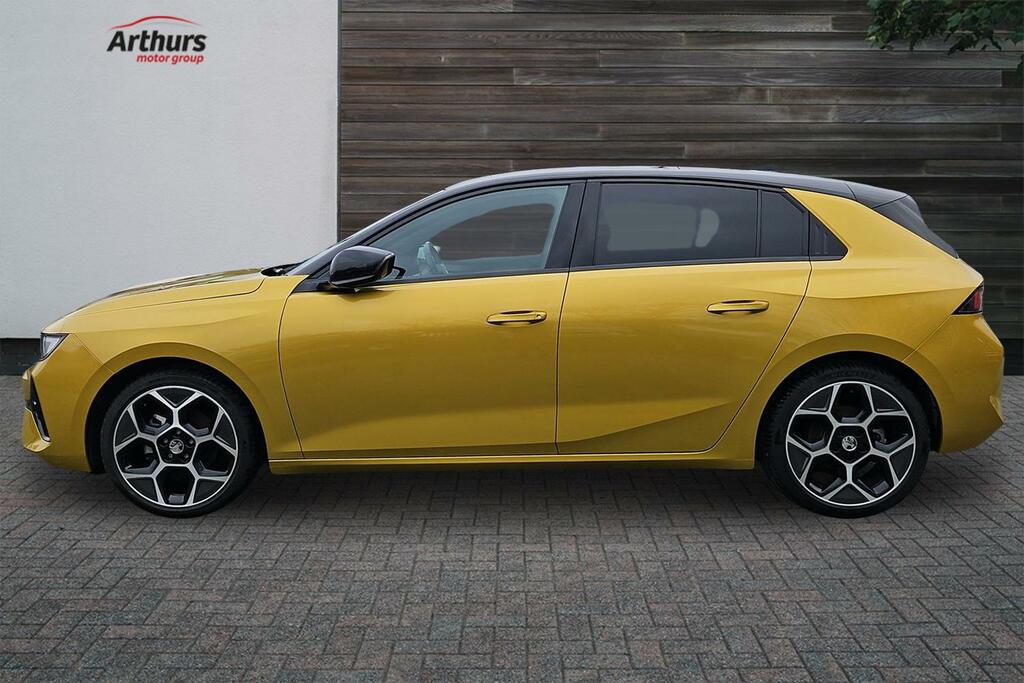 Vauxhall Astra Ultimate Black #6