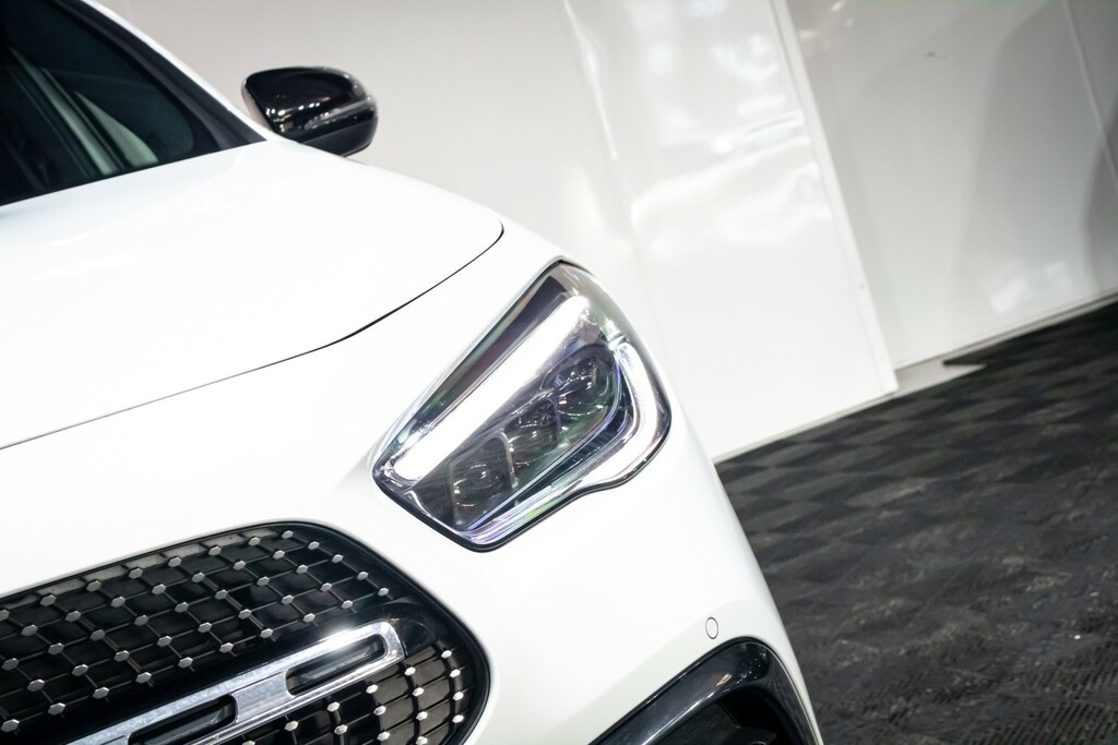 Mercedes-Benz GLA Class 2.0 Gla220d Amg Line Night Edition AU23FOJ White #6