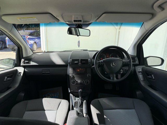 Mercedes-Benz A Class 1.5 A150 Elegance Se Cvt Blue #25